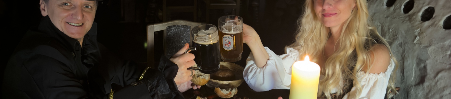 Středověký hotel - Vánoční poukaz se zatoulanými dárky